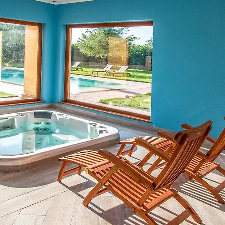 Holiday home Cozy In San Michele Di Ganzari With Kitchen San Michele di Ganzaria